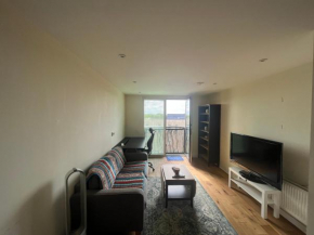 Modern 1BD Flat - 5 min walk to Battersea Park!